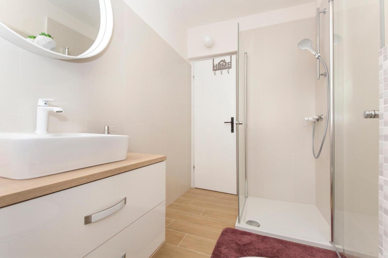Apartment Aquamarine ラバック エクステリア 写真